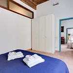 Apartment Domus Florea