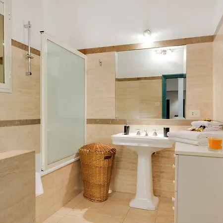 Apartment Domus Florea Rome